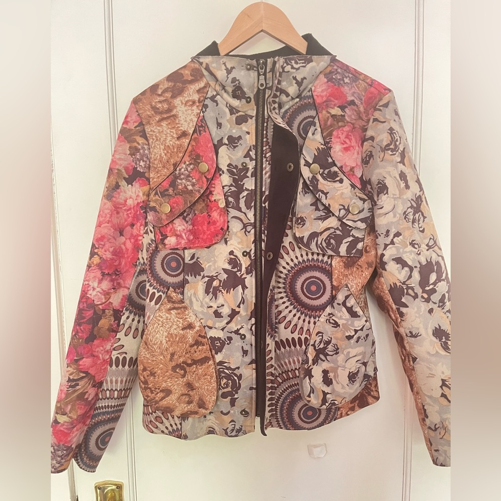 Women’s Floral Jacket size S | zip up w/ buttons and pockets